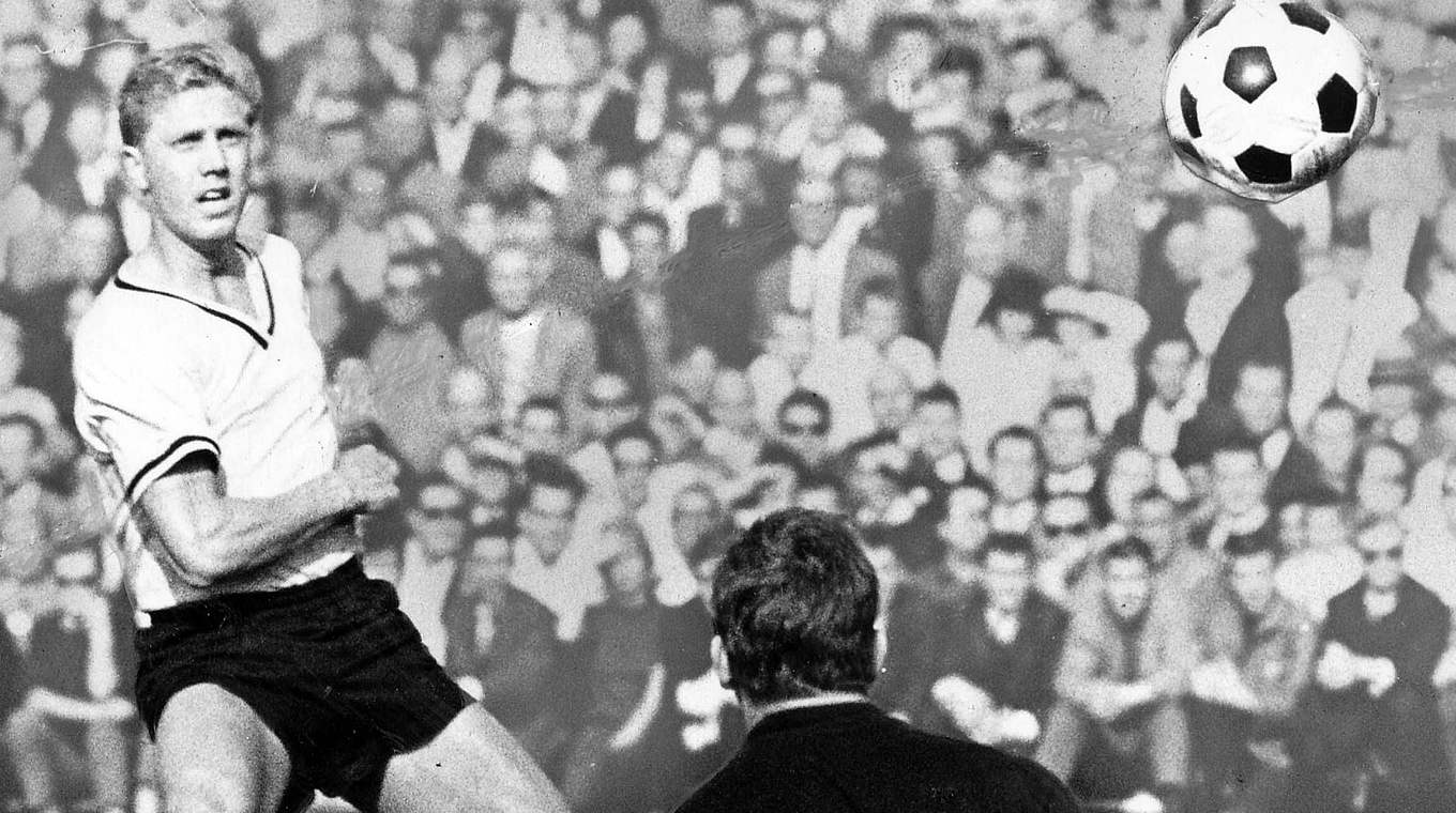 Das erste von bisher 899 Bundesligaspielen: Hannover 96 im Jahr 1964 © imago sportfotodienst