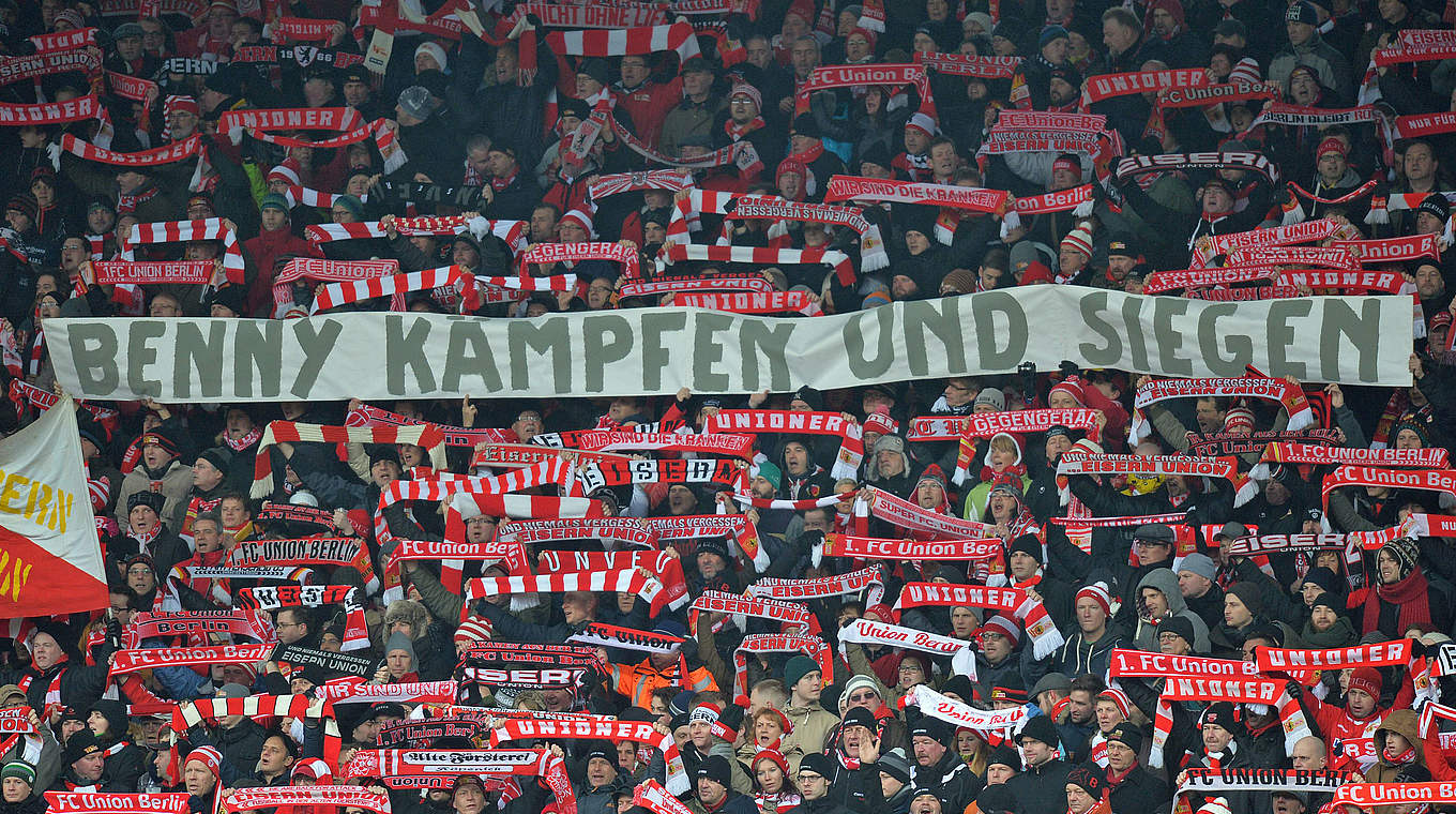 Zuspruch der Fans: "Kämpfen Benny und komm zurück" © imago/Matthias Koch