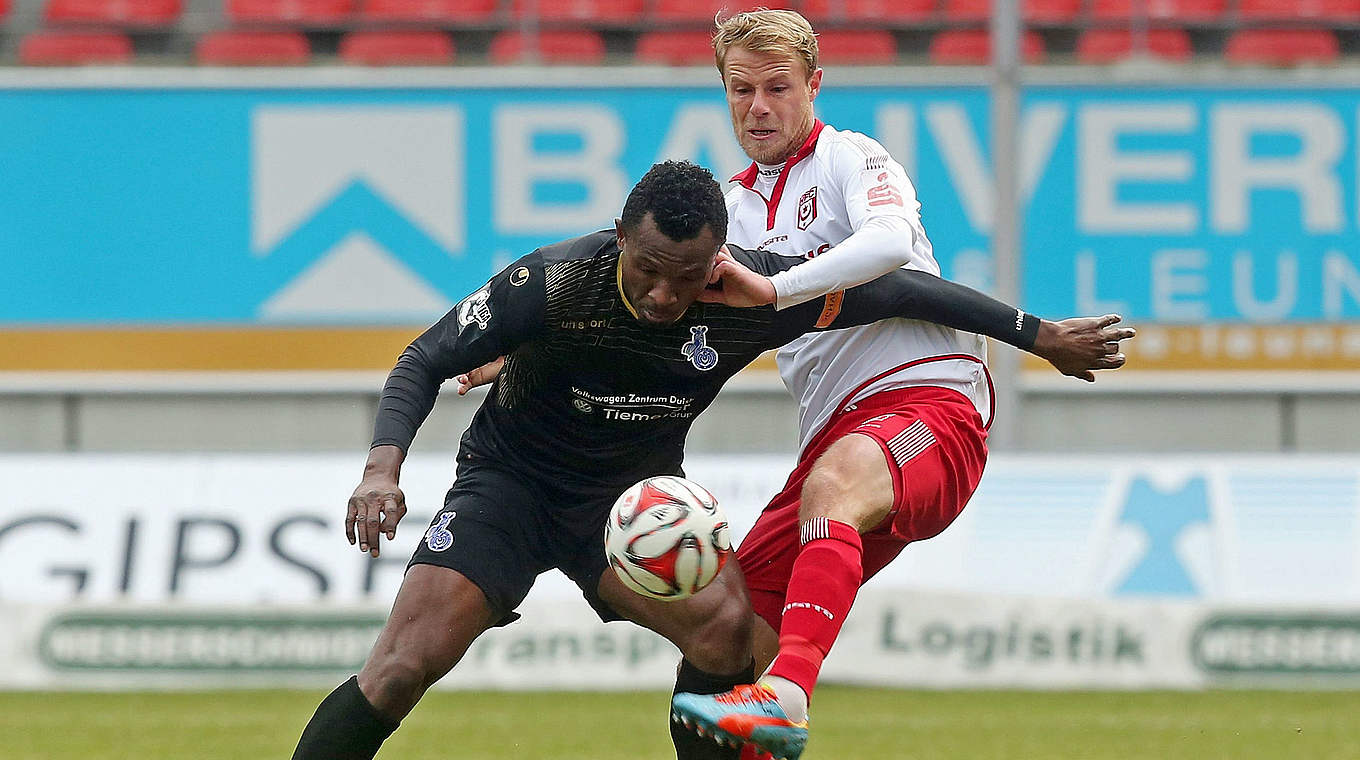 Erstmals Kapitän des MSV: Kingsley Onuegbu (l.) gegen den Chemnitzer FC © 2015 Getty Images