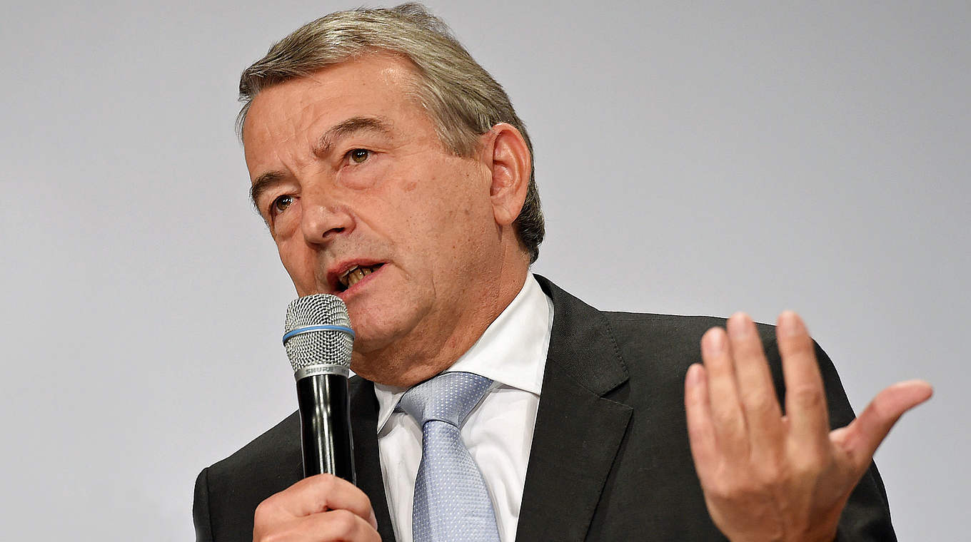 Hält das Erinnern für eminent wichtig: DFB-Präsident Wolfgang Niersbach © 2015 Getty Images