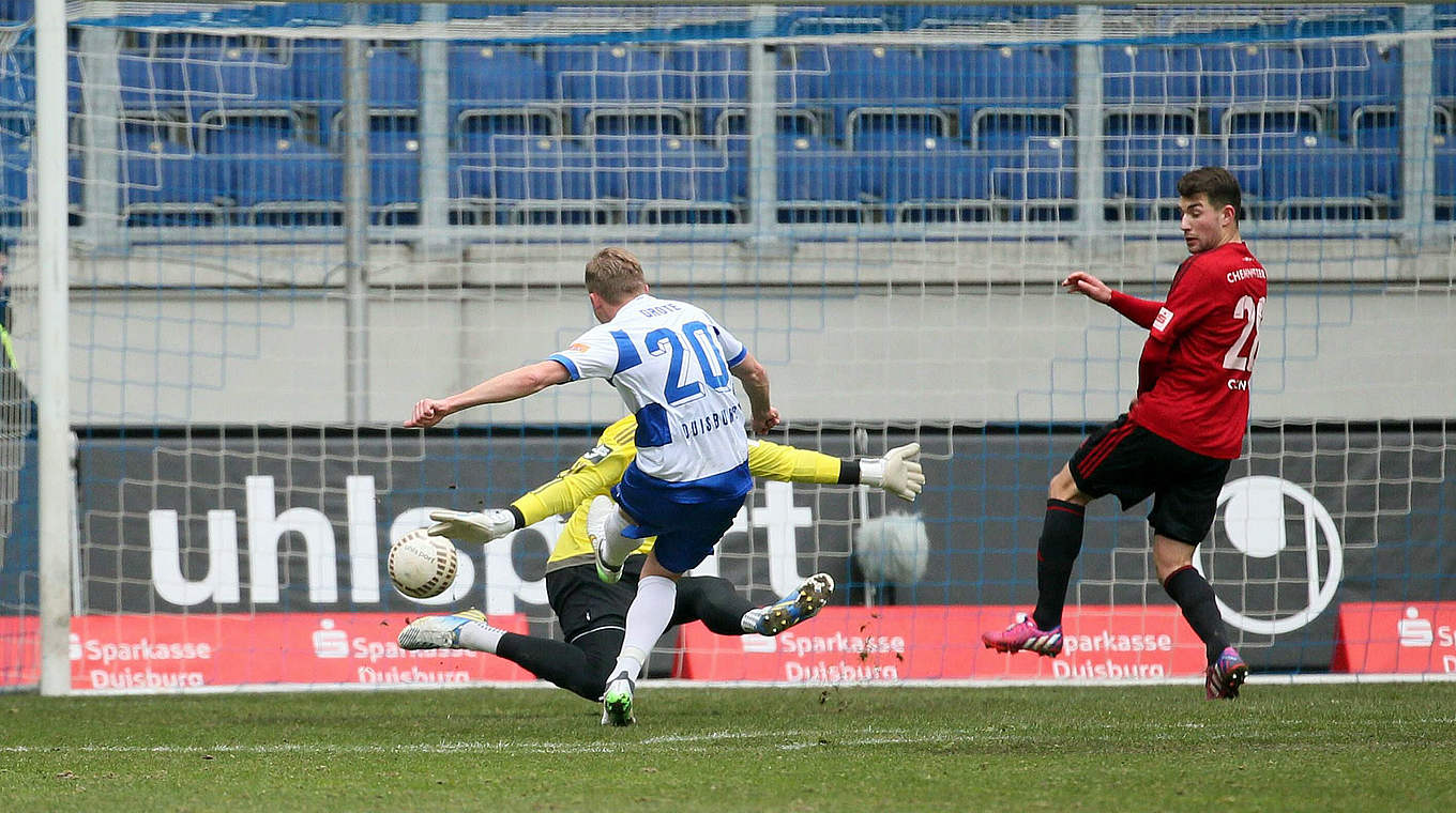 ... und nur zwei Minuten später das 2:0 für den MSV Duisburg © imago/Picture Point