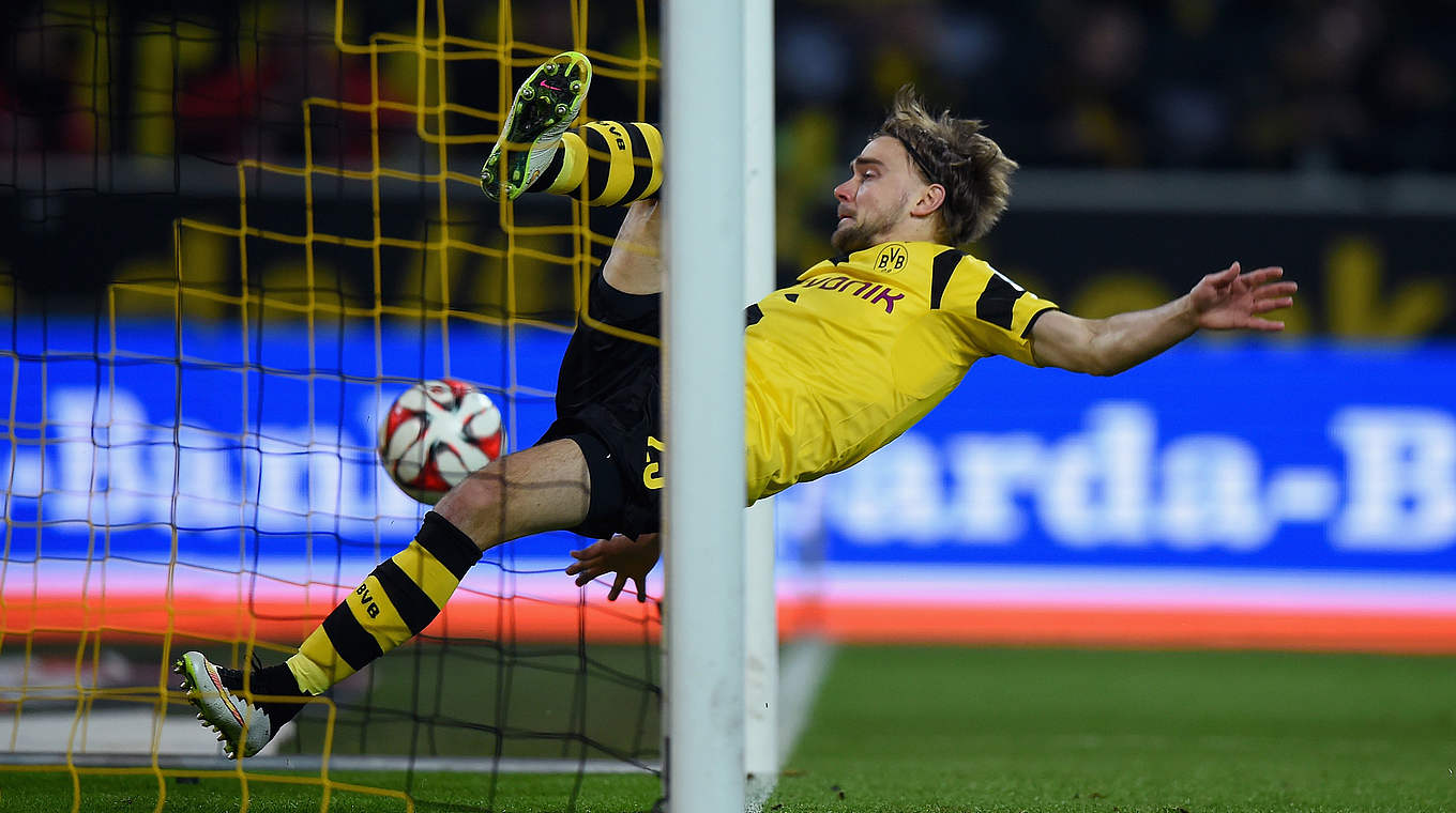 Marcel Schmelzer couldn't prevent his side from going behind at home © 2015 Getty Images