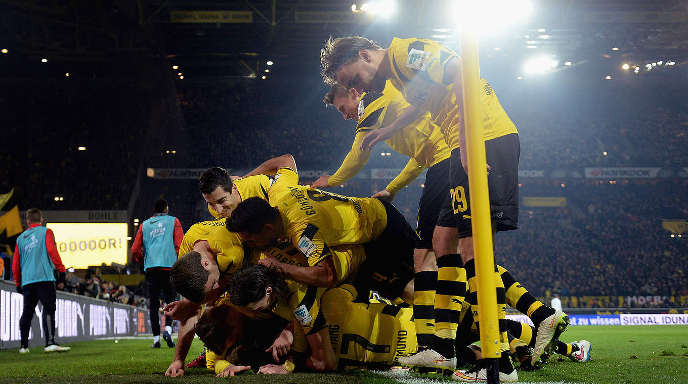 Ausgelassener Jubel: Der BVB dreht das Spiel gegen Mainz © 2015 Getty Images