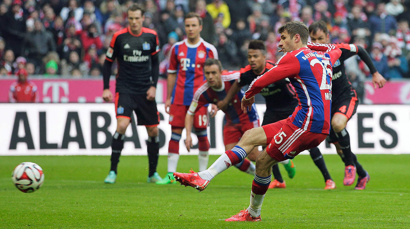 Thomas Müller's penalty got Bayern off the mark in their 8-0 win over Hamburg © 2015 Getty Images