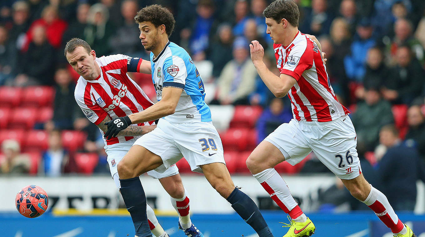 Philipp Wollscheid and Stoke lost their FA Cup tie against Blackburn © 2015 Getty Images