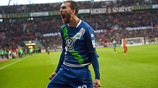 Viererpack in Leverkusen: Wolfsburgs Bas Dost © AFP/Getty Images