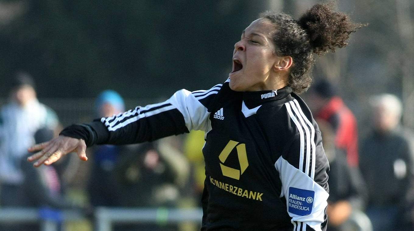 Befreiung: Celia Sasic schreit ihre Freude über einen Treffer gegen Potsdam raus. © Imago