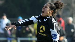Befreiung: Celia Sasic schreit ihre Freude über einen Treffer gegen Potsdam raus. © Imago