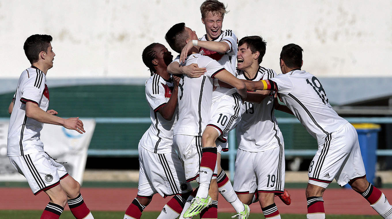 Jubel bei den U 16-Junioren: Deutschland gewinnt das UEFA-Entwicklungsturnier © 2015 Getty Images