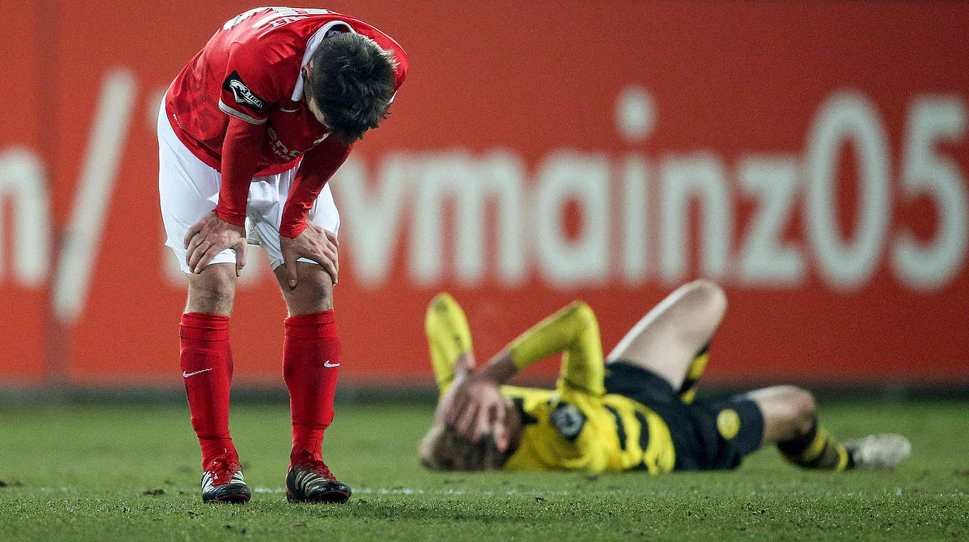 Kein Grund zum Jubeln gab es in der Partie zwischen Mainz 05 und Borussia Dortmund: Nach einem torlosen Unentschieden kann man schonmal den Kopf hängen lassen. © 2015 Getty Images