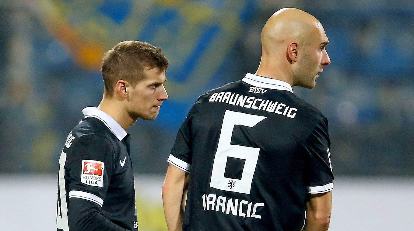 Ratlosigkeit in Braunschweig: Die Eintracht ist 2015 noch sieglos © 2015 Getty Images