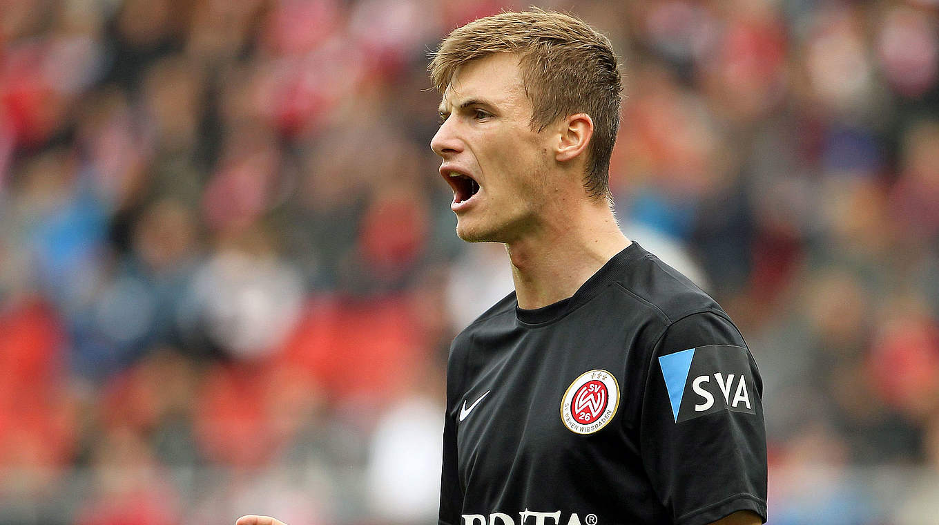 Bänderanriss im Außenknöchel: Thomas Geyer vom SV Wehen Wiesbaden © 2014 Getty Images