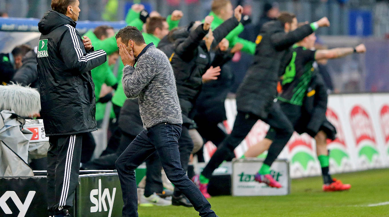 Frustration and joy in one picture: Gladbach scored a late equaliser against HSV © 2015 Getty Images