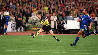 Er kam, sah und siegte: Lars Ricken (l.) trifft 1997 im Finale gegen Juve zum 3:1 © imago