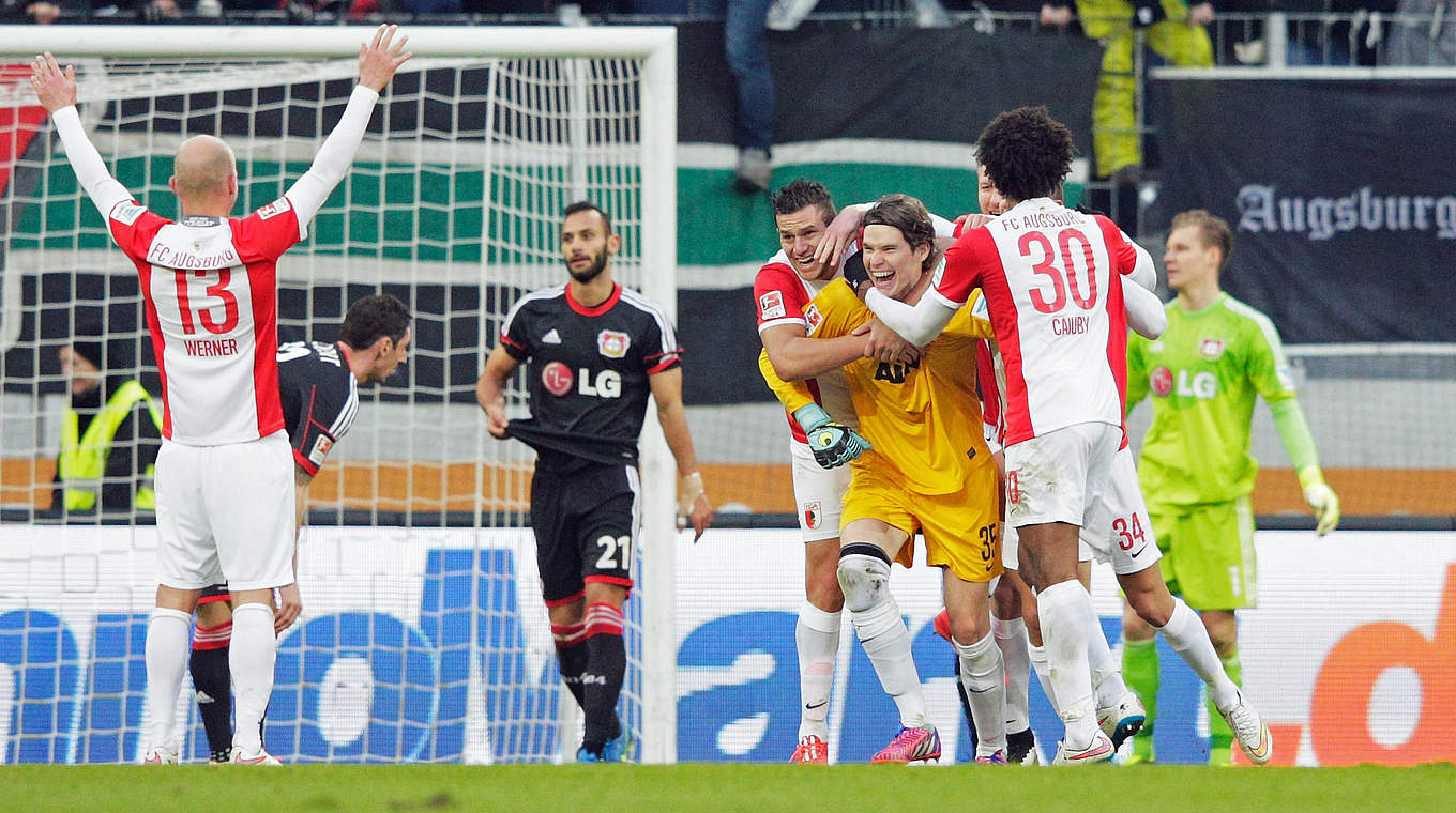 Augsburg goalkeeper Hitz scores last-minute equaliser against Bayer © 2015 Getty Images