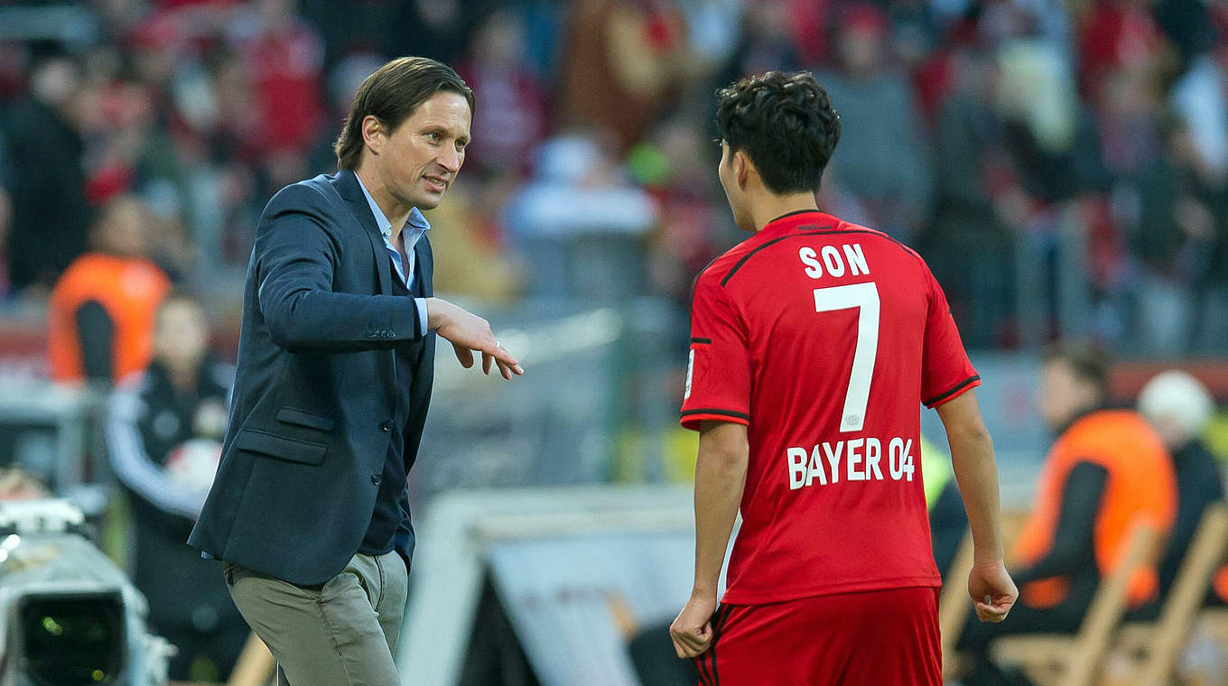 Bayer-Trainer Schmidt (l.): "Wir sind zwar Außenseiter, trotzdem bin ich optimistisch" © imago/DeFodi