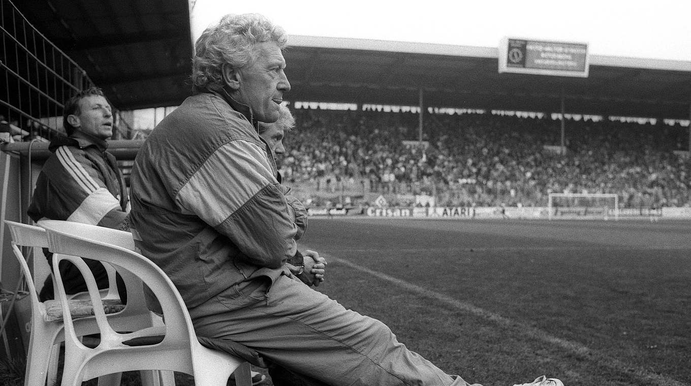 Kehrt 1990 auf die Trainerbank des 1. FC Kaiserslautern zurück: Karl-Heinz Feldkamp  © imago sportfotodienst