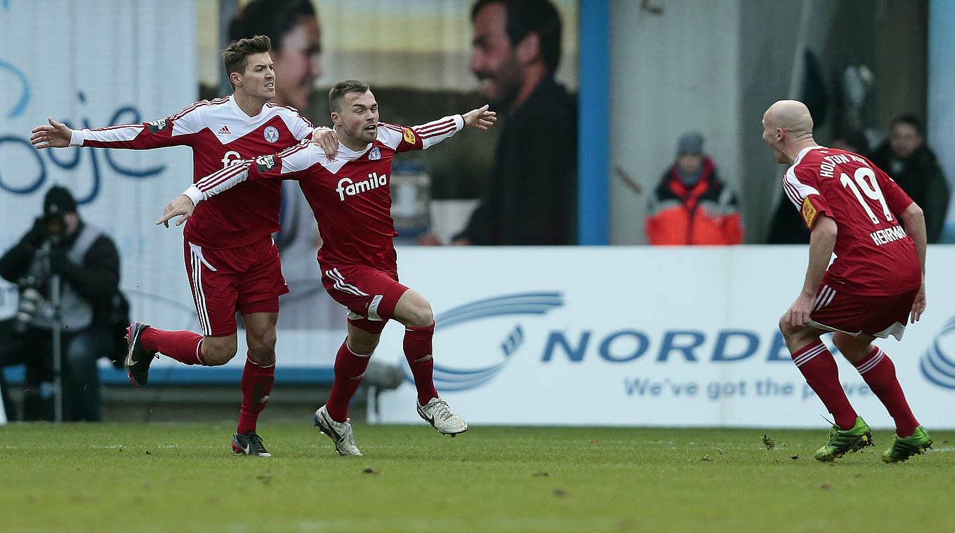 Kiels Defensivspezialist Marlon Krause (M.): "Wir können rennen ohne Ende" © 2014 Getty Images