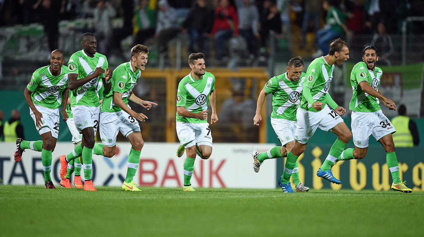 Erleichterung in Darmstadt: Wolfsburg muss in der 1. Runde ins Elfmeterschießen © 2014 Getty Images