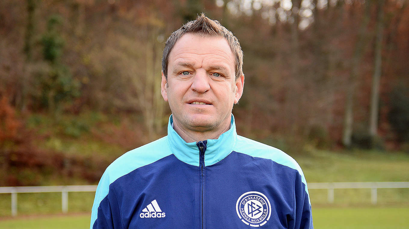 Erwartet Steigerung gegen Cloppenburg: Norderstedts Trainer Thomas Seeliger © 2014 Getty Images