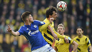 Hummels gegen Schalke-Stürmer Huntelaar (l.): 