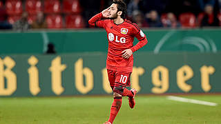  Hakan Calhanoglu breaks the deadlock in extra time for Bayer © 2015 Getty Images