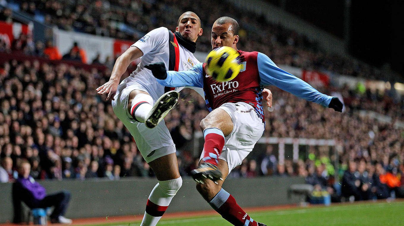 Bedeutsame Premiere in der Premier League: Boateng (l.) bei Aston Villa © 2011 Getty Images