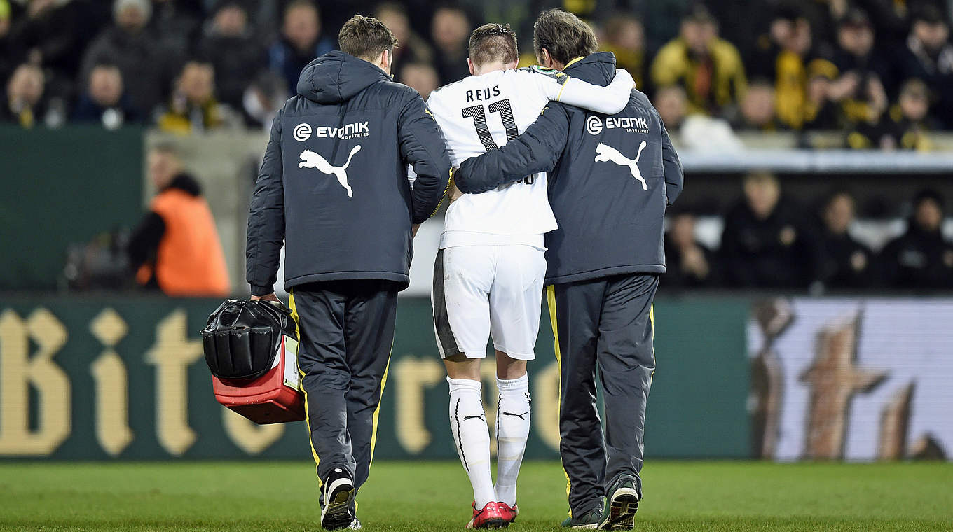 Unglücklich: Marco Reus verletzt sich erneut © 2015 Getty Images