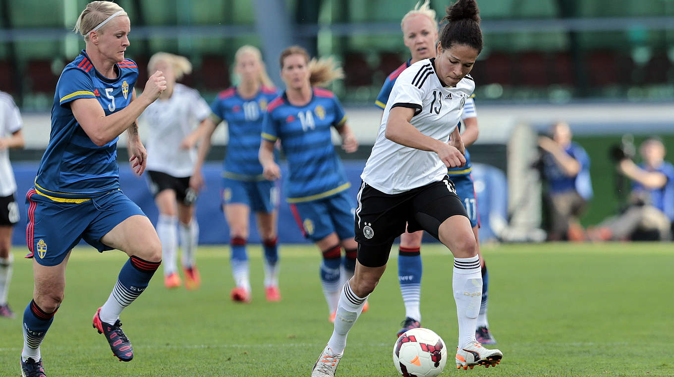 Niederlage zum Auftakt gegen Schweden: Sasic und die DFB-Elf © 2015 Getty Images