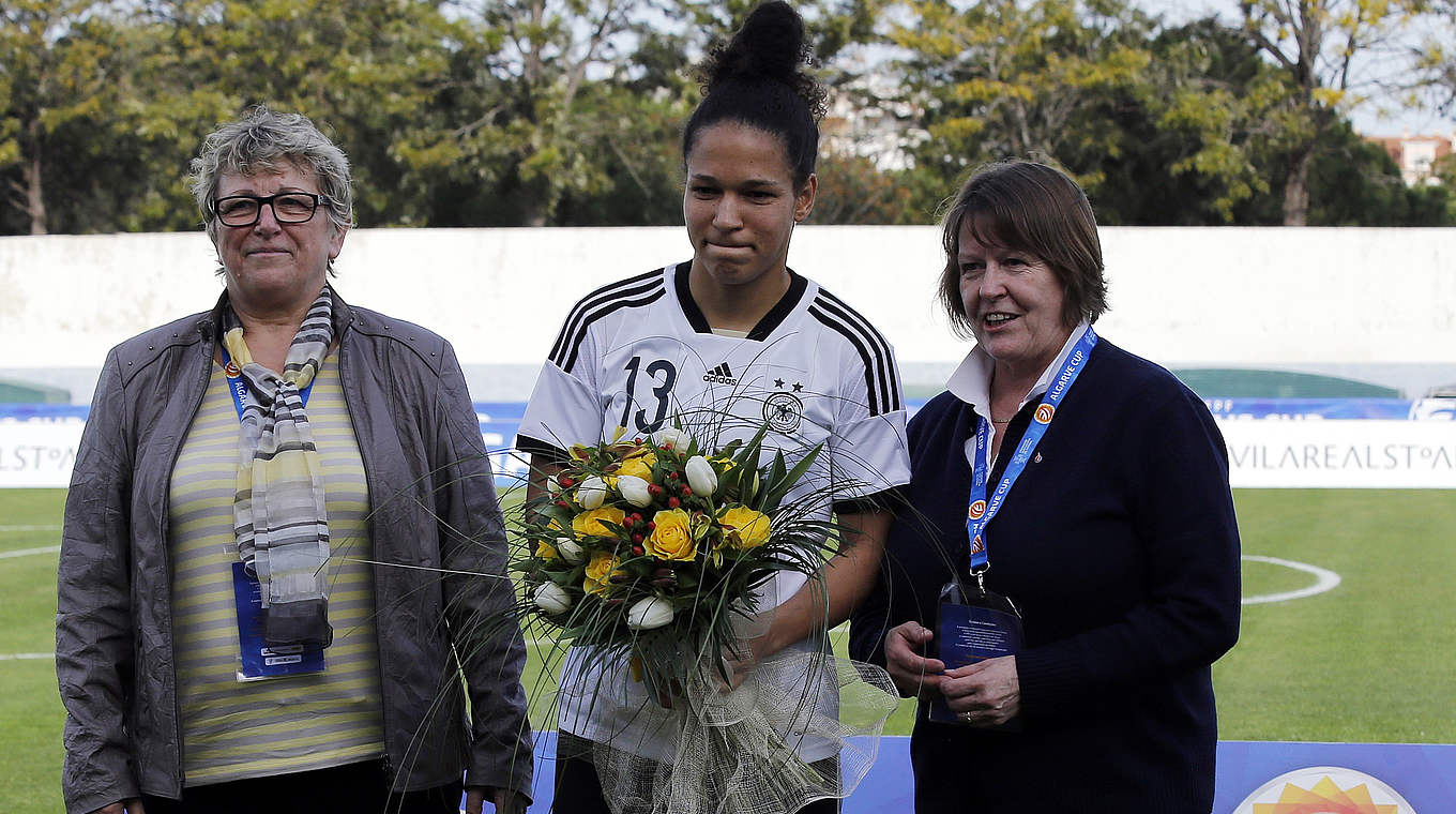 Hundert Spiele im DFB-Dress: Celia Sasic © 2015 Getty Images