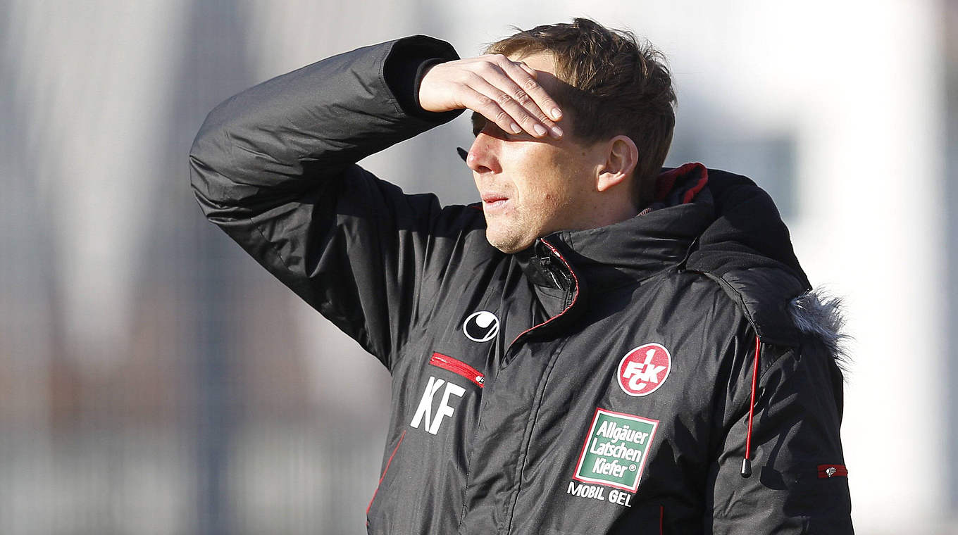 Seit drei Begegnungen ungeschlagen: FCK II mit Trainer Fünfstück © imago/Marcel Lorenz