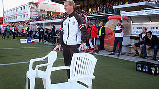 Anspannung vor dem Derby: St. Pauli-Coach Timo Schultz © 2012 Getty Images