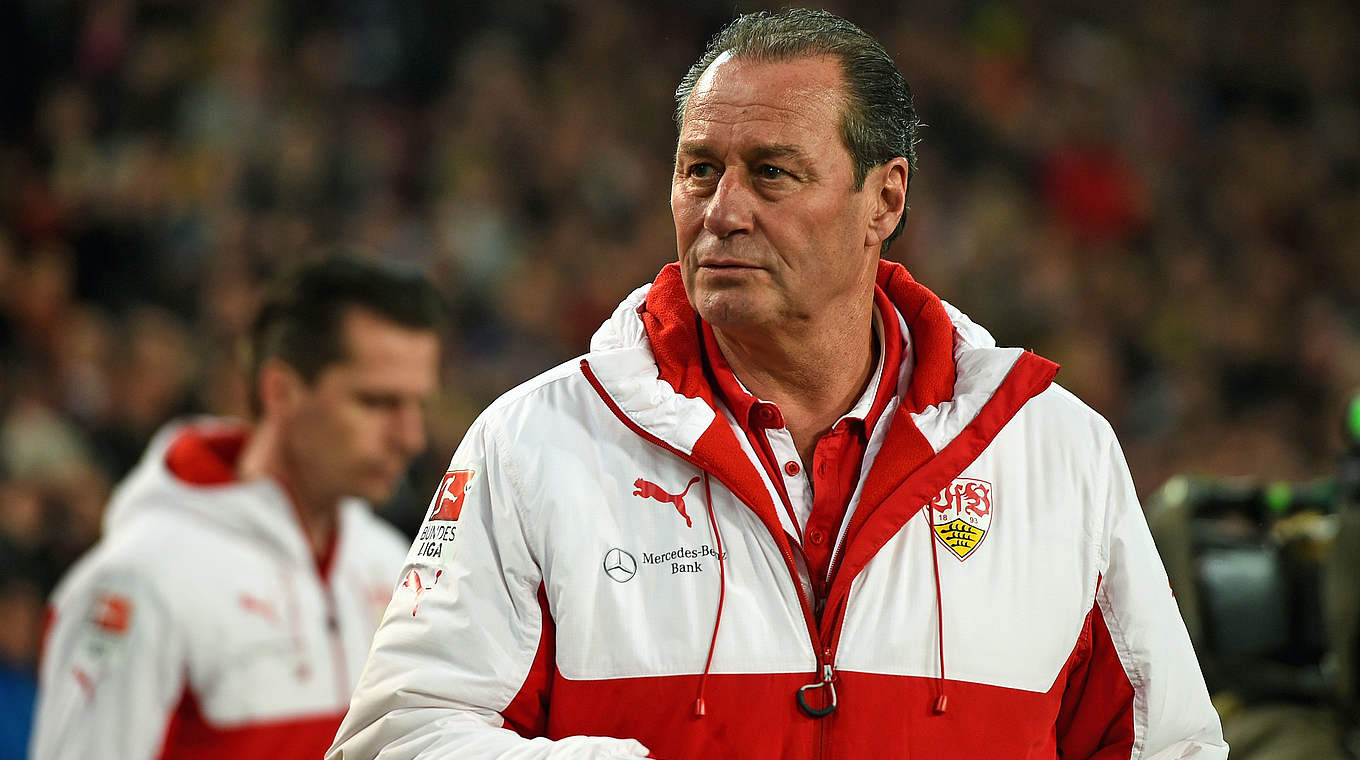 Erneut kein Heimerfolg mit dem VfB: Trainer Huub Stevens © 2015 Getty Images