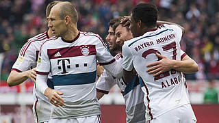 Record champions FC Bayern München extend their lead © 