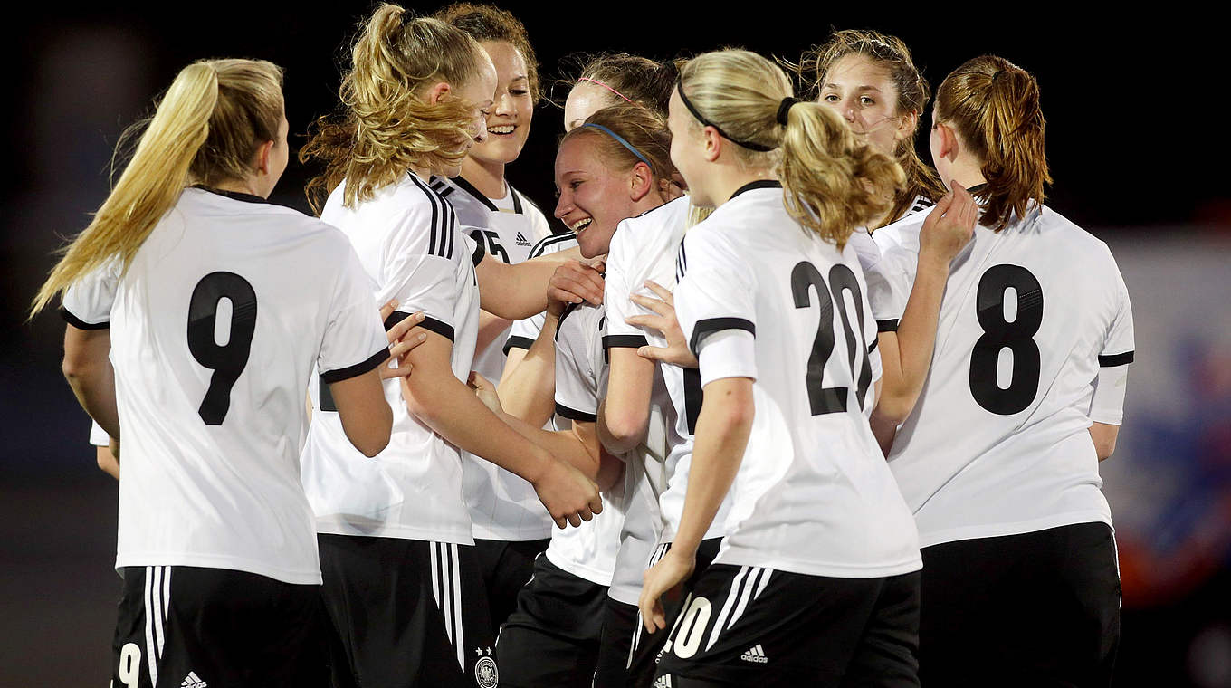 Zwei Spiele - zwei Siege: Die deutschen U 19 Frauen © 2015 Getty Images