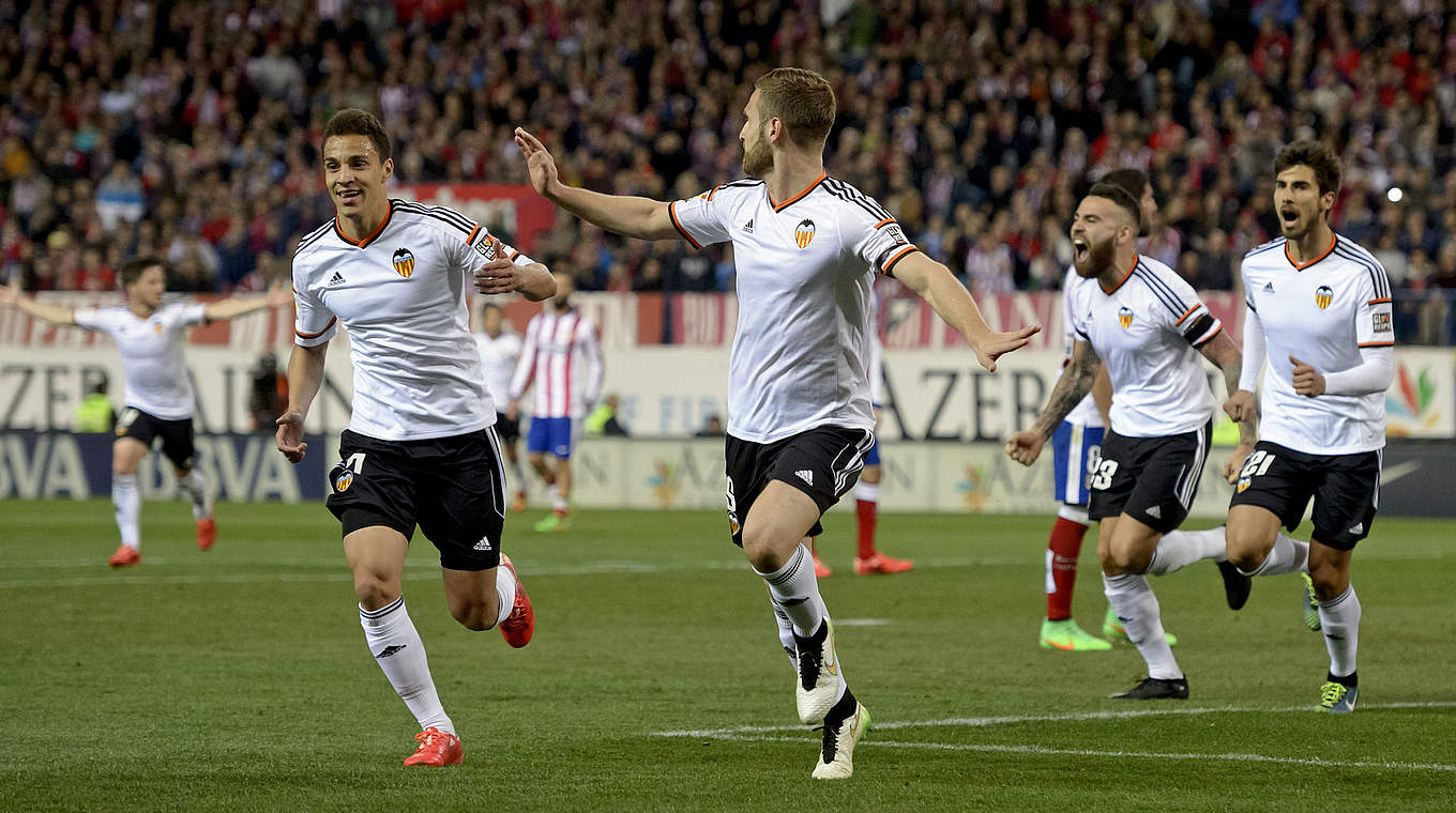 Mustafi scored Valencia's equaliser © AFP/GettyImages