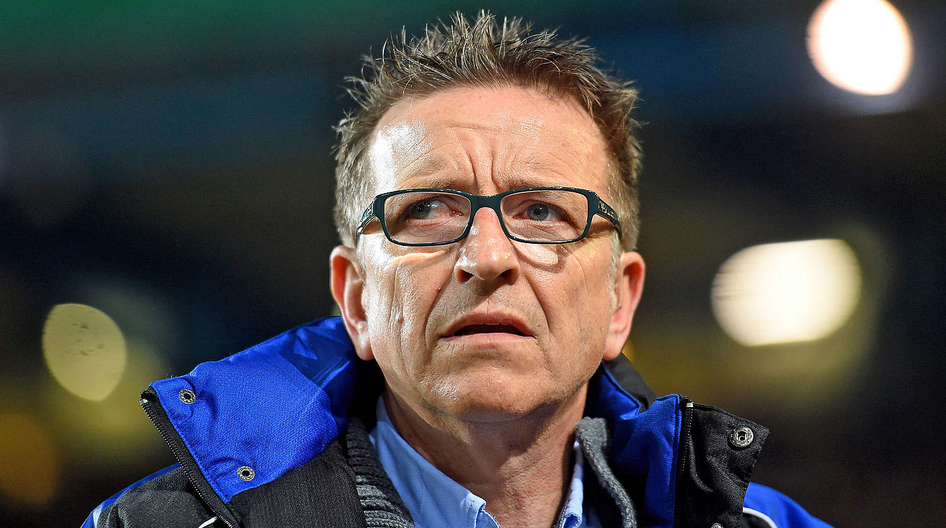 Arminia-Trainer Norbert Meier: "Die Mannschaft hat sich Mönchengladbach verdient" © 2015 Getty Images
