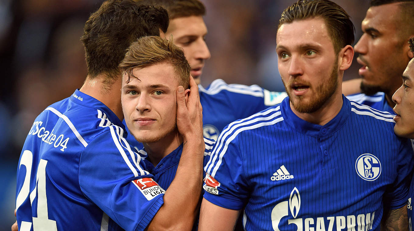 Meyer (2.v.l.) bringt Schalke beim 3:1 gegen Hoffenheim zurück auf die Erfolgsspur: "Wir hatten etwas gutzumachen" © 2015 Getty Images