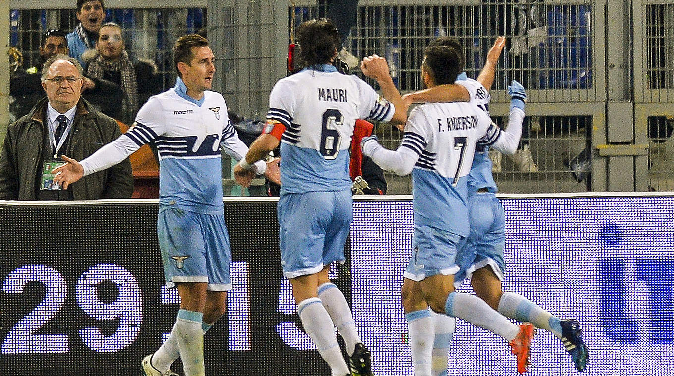 Trifft gegen den AC Florenz doppelt für Lazio Rom: Weltmeister Miroslav Klose (l.) © Getty