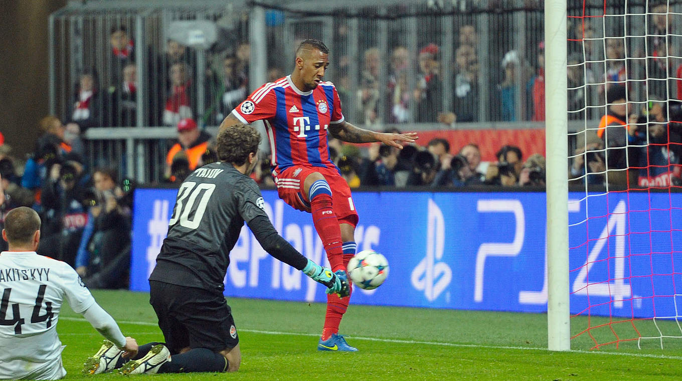 Jérôme Boateng taps home to make it 2-0 © 2015 Getty Images