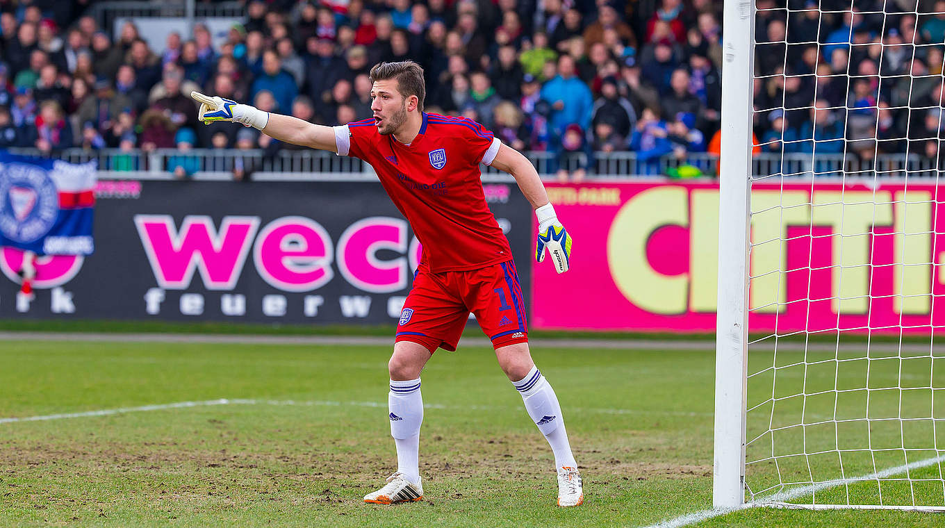 Verlässt Osnabrück nach zwei Jahren: Torhüter Daniel Heuer Fernandes © 2015 Getty Images