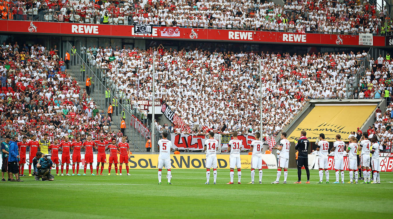 In Köln zum Tode "Flockes" eingeführt: die Klatschminute © 2013 Getty Images