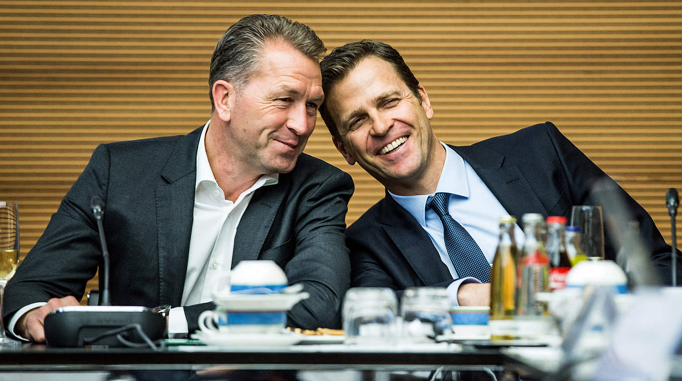 Bleiben ebenfalls langfristig beim DFB: Andreas Köpke und Olivier Bierhoff (r.) © 2015 Getty Images