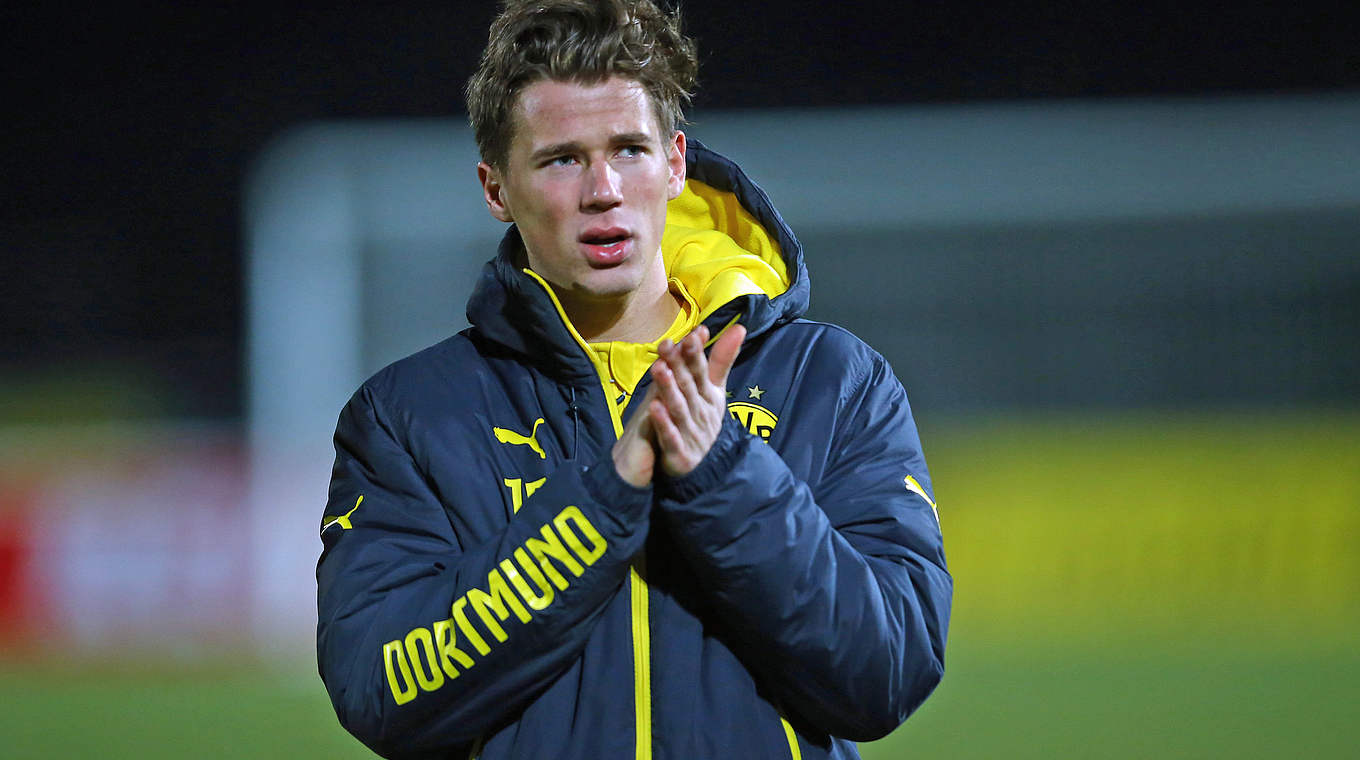 Fiebert mit dem BVB II mit: Erik Durm © 2015 Getty Images