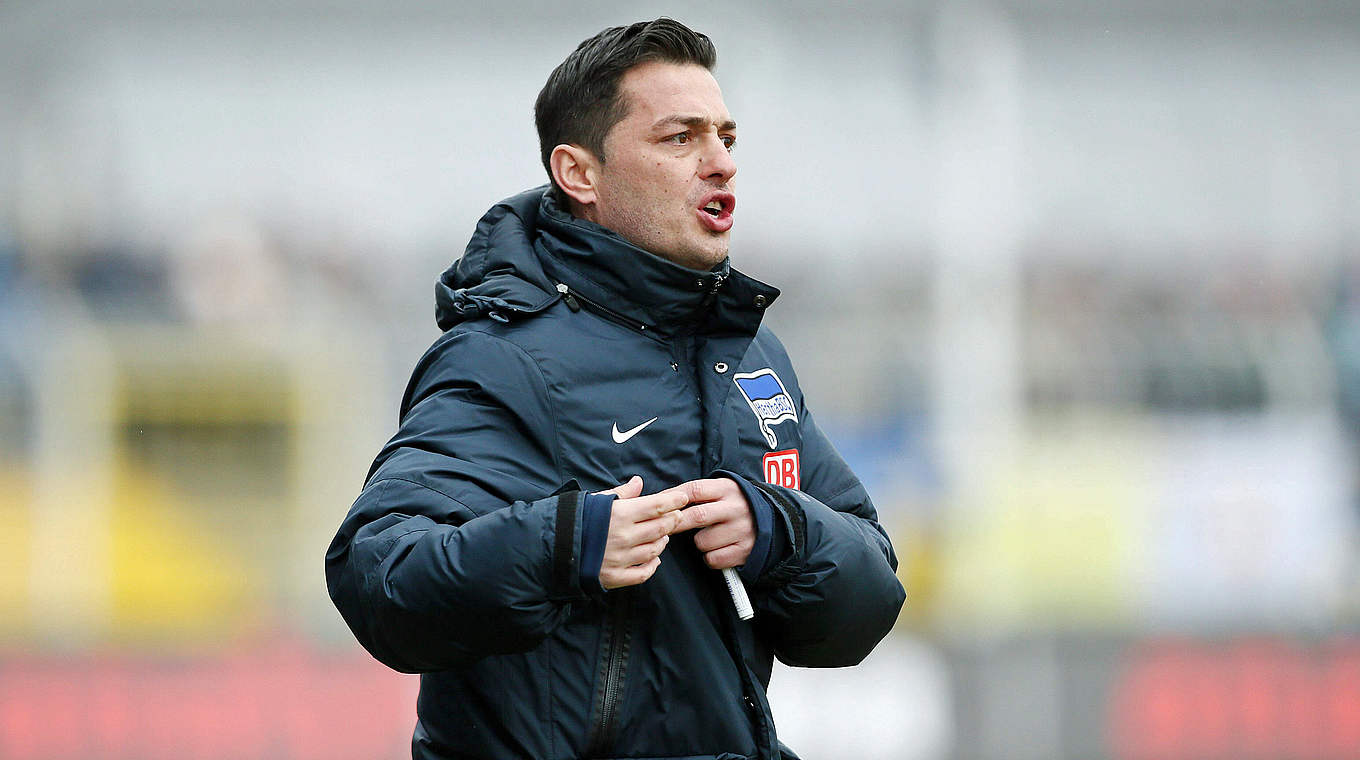 Derbysieg gegen Union: Hertha II mit Trainer Ante Covic © imago/Picture Point