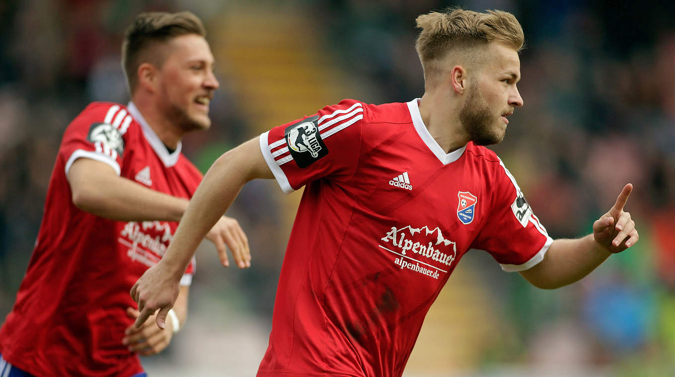 Schoss Unterhaching in Führung: Pascal Köpke (r.) © 2015 Getty Images