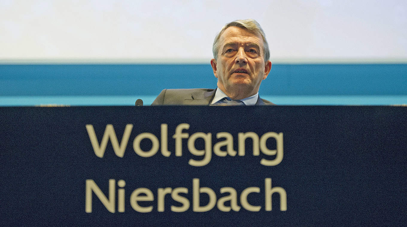 Per Akklamation ins FIFA-Exko gewählt: DFB-Präsident Wolfgang Niersbach in Wien © AFP/Getty Images