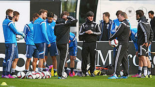 Auftakt: Bundestrainer Löw bittet zum ersten Training 2015 © 2015 Getty Images