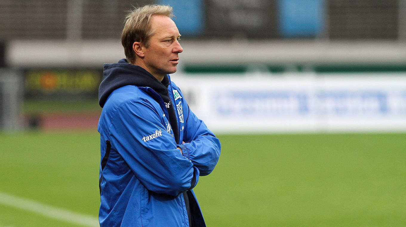Wichtiges Erfolgserlebnis mit Schalkes U 23: Trainer Jürgen Luginger © 2012 Getty Images