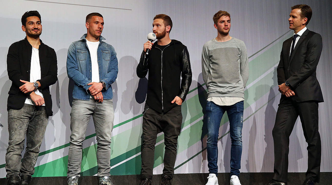 Leben Integration im Fußball: Gündogan, Podolski, Mustafi, Kramer, Bierhoff (v.l.) © 2015 Getty Images